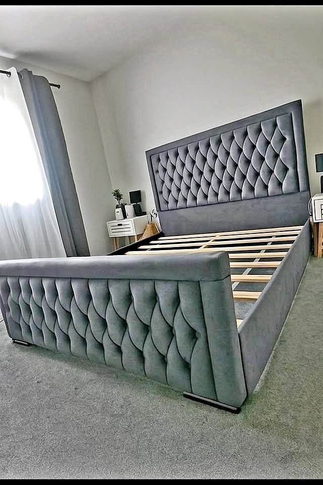 Hilton Panel Vertical Bed