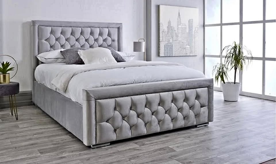 Hilton Deep Tufted Bed